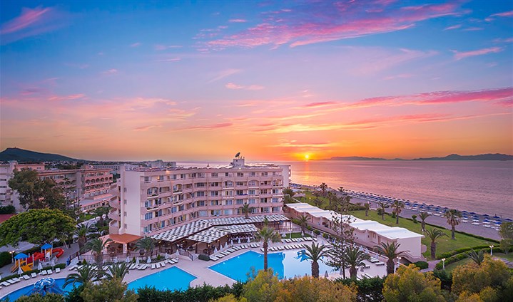 Hotel Sun Beach Resort - 