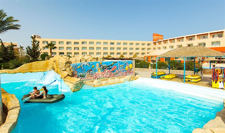 Hotel Titanic Resort & Aqua Park - 