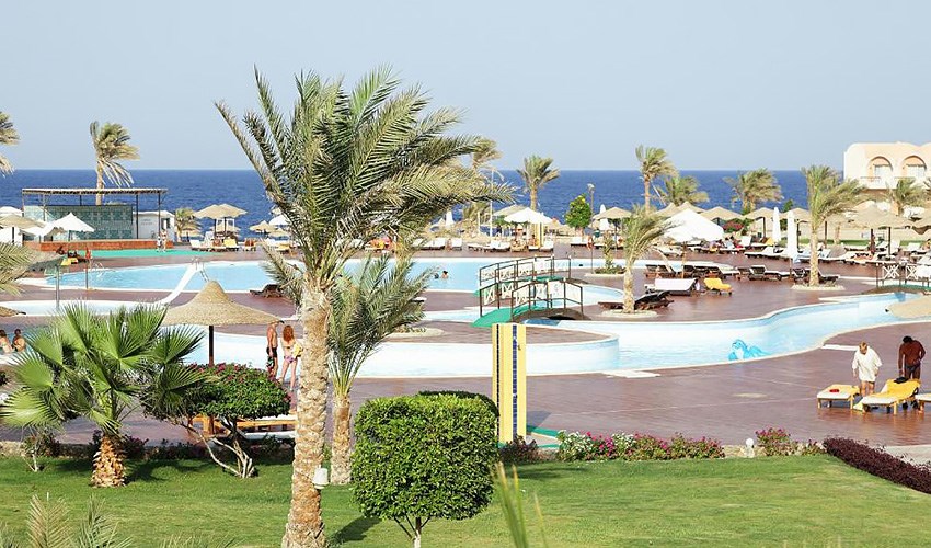 Hotel The Three Corners Sea Beach Resort
