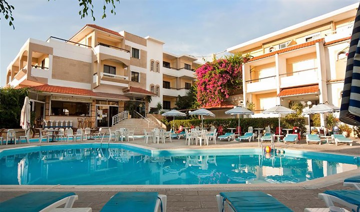 Aparthotel Kassandra Family - 