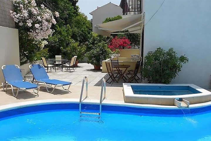 Studia Frini - Řecko