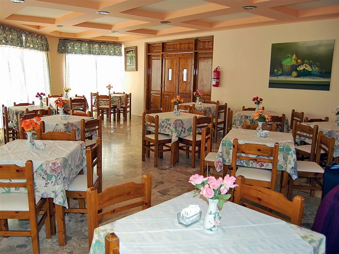 Hotel Kamari Bay
