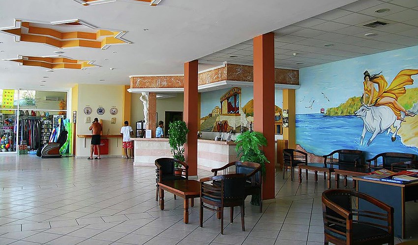 Hotel Aqua Sun Village
