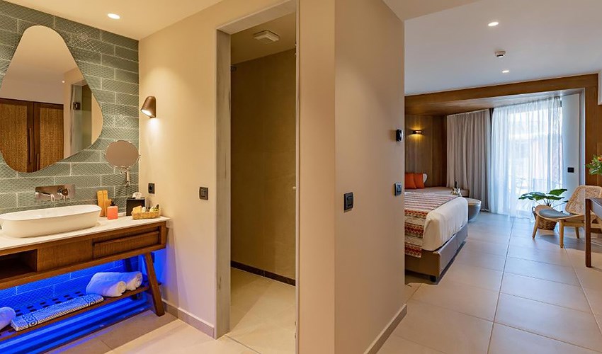 Hotel Minos Ambassador Suites & Spa