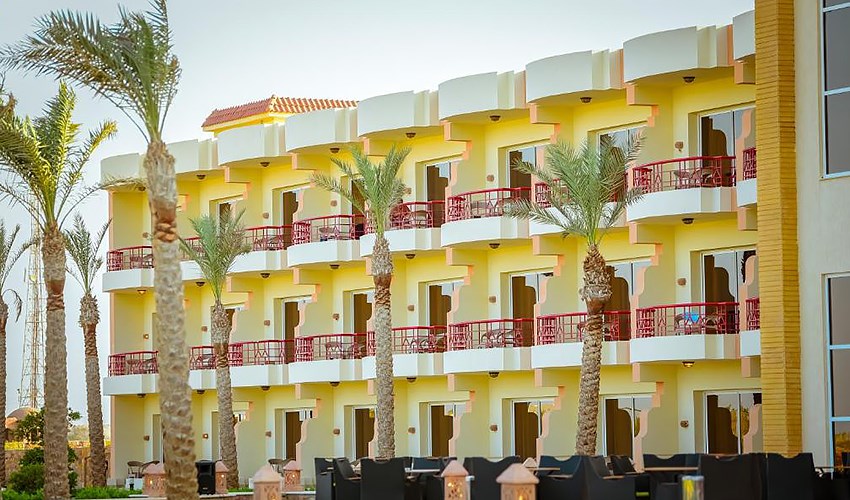 Hotel Amarina Queen Resort