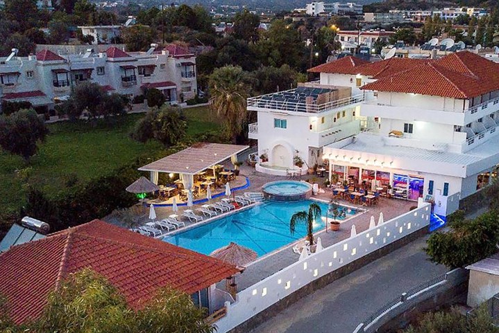 Hotel Tina´s Plus - Řecko