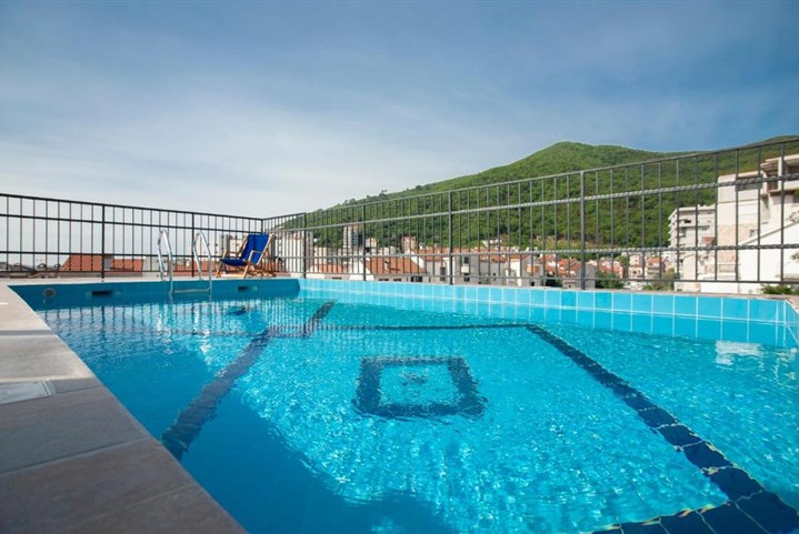 Hotel Twelve - 
