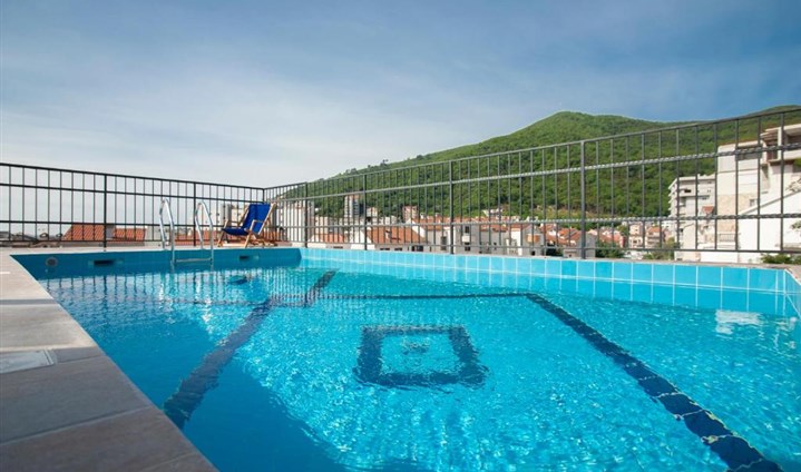 Hotel Twelve - 