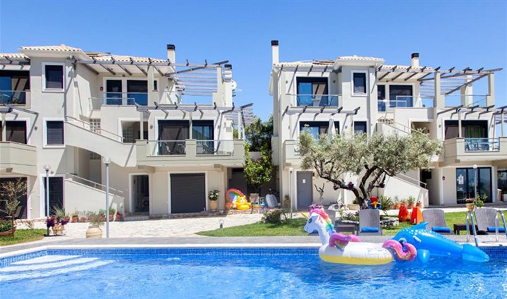 Hotel Agni Suites - 