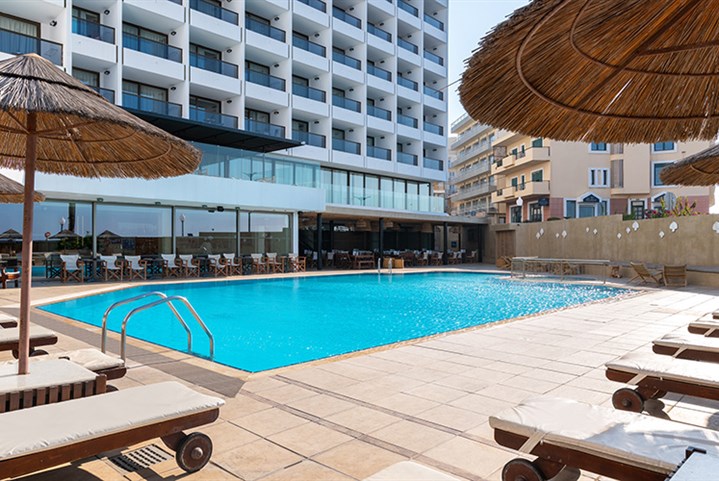 Hotel Blue Sky City Beach - 