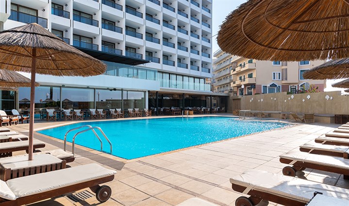 Hotel Blue Sky City Beach - 