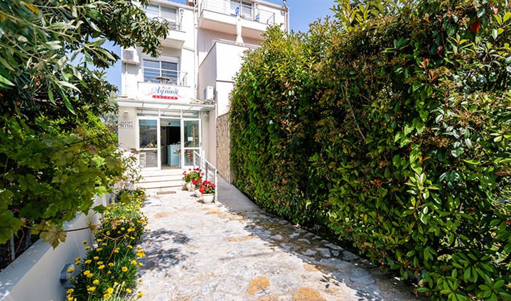 Aparthotel Agnadi Suites - 