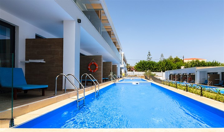 Hotel Cavo Orient Beach & Suites - 