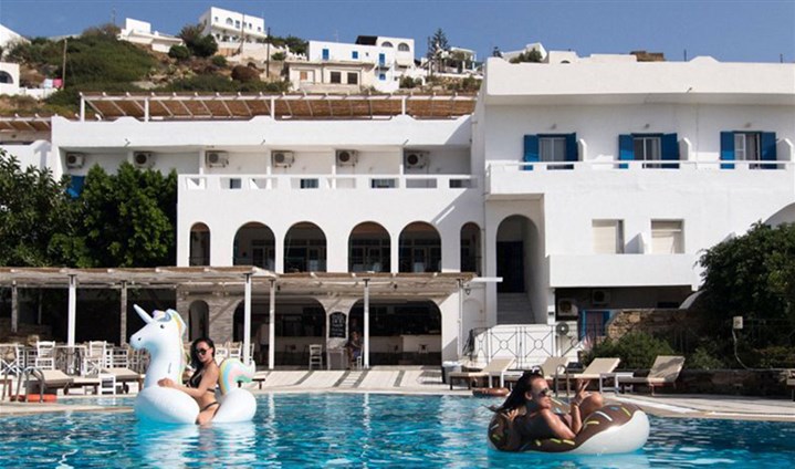 Hotel Armadoros - 