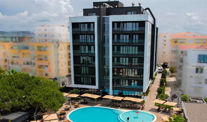 Hotel Supreme - 