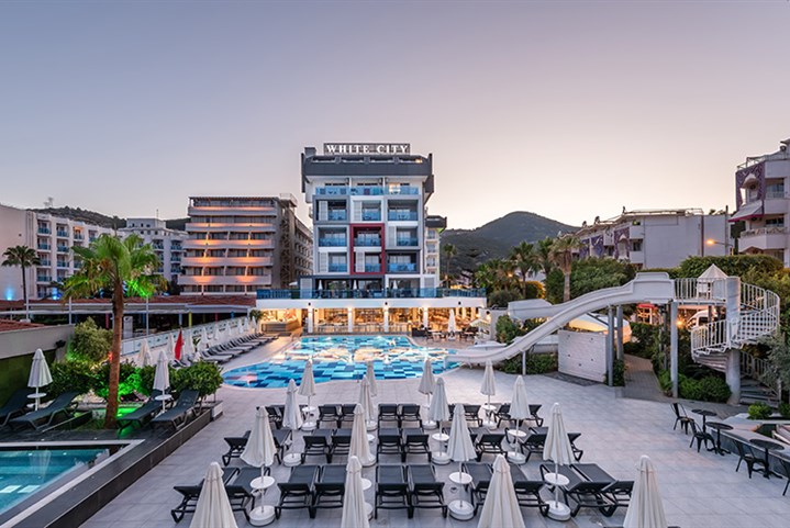 Hotel White City Beach - 