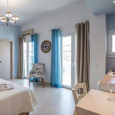 Studia Niriides Luxury