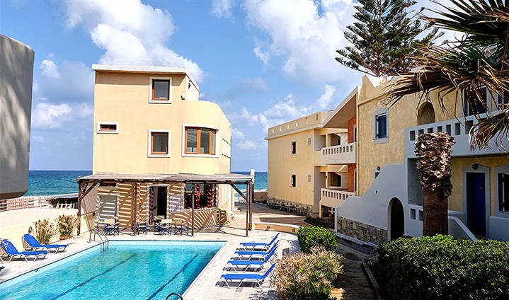 Aparthotel Niros Beachfront - 