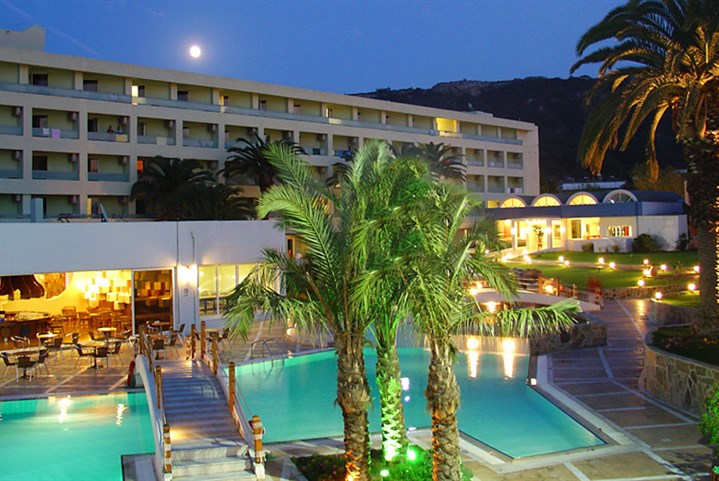 Hotel Avra Beach Resort - 