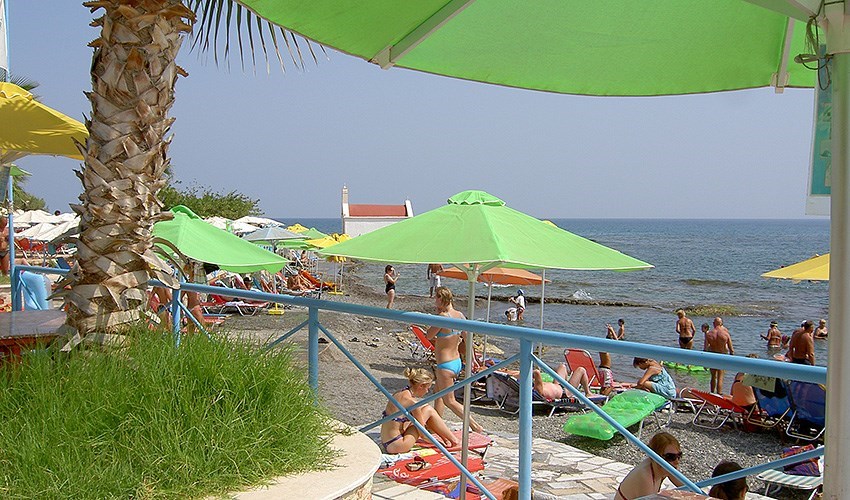 Hotel Eri Beach & Village